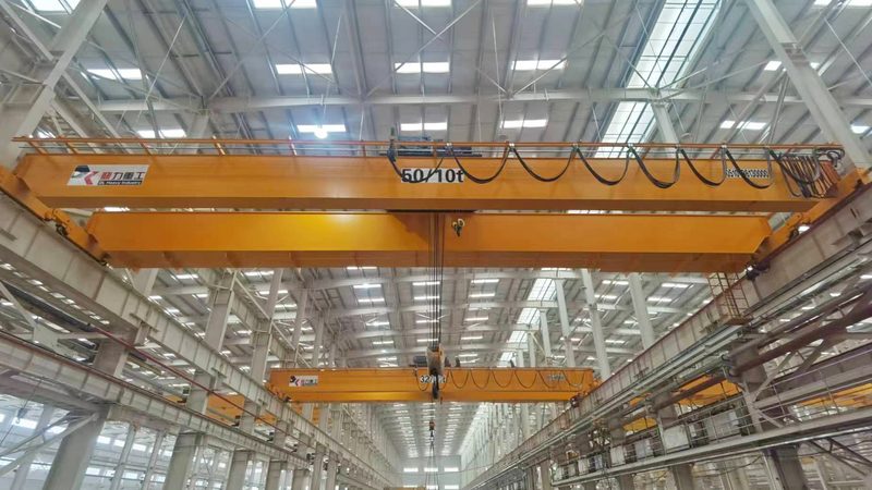 单梁桥式与双梁桥式：桥上起重，结构之别